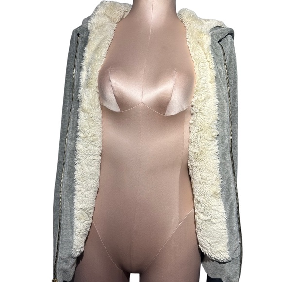 Victoria’s Secret - Pink velour hoodie lined in size XS. Gold bling accents. - Picture 8 of 14